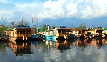 Kashmir Houseboat Tours